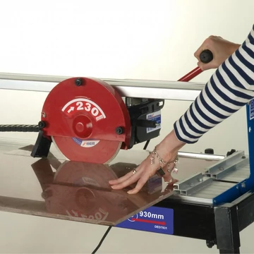 DEDRA Burkolólap vágó 800W, átméro 200mm, vágóhossz max.930mm, eltolható vágófejjel